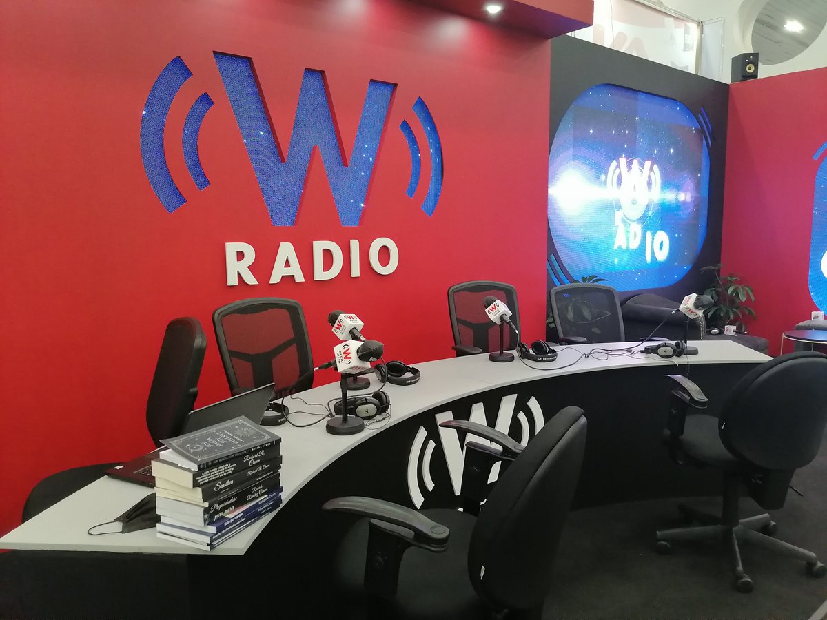 En unos minutos vamos a transmitir desde la <a href="/FILGuadalajara/">FIL Guadalajara</a>

#Enfin con <a href="/PaulinaGreenham/">Paulina Greenham</a> y todo el equipo de <a href="/WRADIOMexico/">W Radio México</a>

#LaWYOtrasLetras