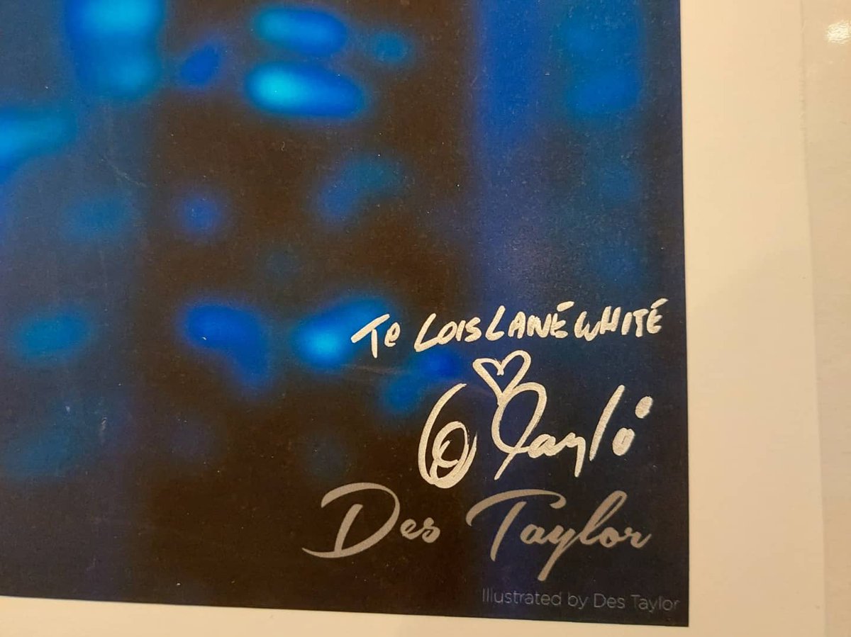 DESPOPART's tweet photo. It was a pleasure to go down and visit the folks at Pulse Gallery today and sign some DC editions. Was warmed by a customer request to sign a print for her daughter named LOIS LANE!! True Superman fans.
@pulsegallery #dccomics #dcuniverseclassics #art #printing #gallery https://t.co/By423enCp5