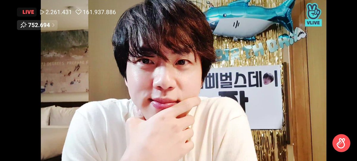 padp__my's tweet photo. Seokjin astagaaaaaaaa, lucu bangett ihhh😭😭💜
#mlyt
#SeokjinnKaloMenurutkuKitaPacaranAjaGaSii?? @BTS_twt https://t.co/GZSQAEK3lz