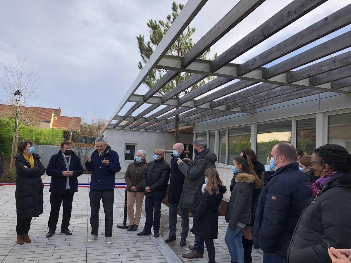 Inauguration crèche des 2 oies, 86 berceaux, à Noisy-le-roi ⁦<a href="/AtelierWRA/">Atelier WRA</a>⁩ architectes. Programme et concours avec le ⁦<a href="/CAUEYVELINES/">CAUE 78</a>⁩.. personnel ravi : espaces très lumineux et fonctionnels, silence. Bravo aux architectes ! #architecture ⁦@architectes_idf⁩
