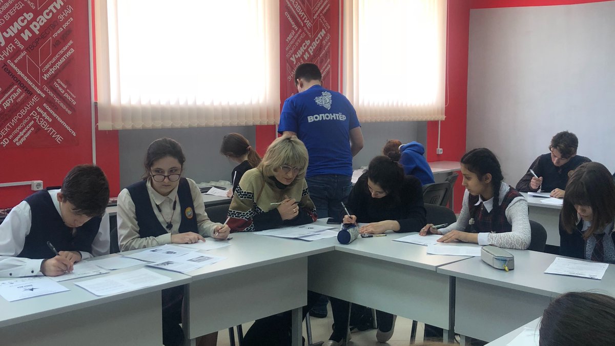 В рамках проекта «ТЕРРИТОРИЯ БЕЗ НАРКОТИКОВ». направленного на формирование  осознанного негативного отношения подростков к  потреблению наркотиков,участию в их незаконном обороте обуч-ся 8-9 кл. приняли участие в форуме «Мое здоровье-моя ответственность» с защитой своих проектов