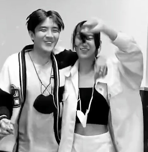_standrealph's tweet photo. I SWEAR THESE TWO ARE GONNA BE THE DEATH OF ME

#RALPHMANDA https://t.co/N0ZvDNcdD5