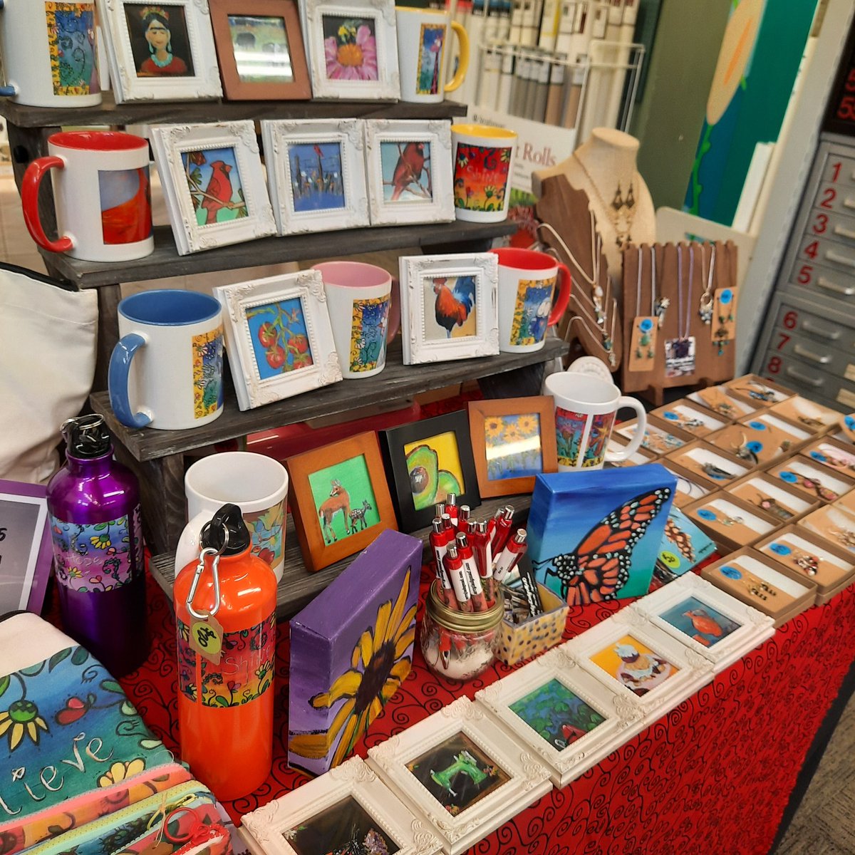 artyladymsd's tweet photo. Ready to rock! Stop by Arlene's Artist Materials at 57 Fuller Road, Albany,NY.  The makers are ready to help you find beautiful gifts. 11am-4pm Saturday.
#supportthemakers 
#arlenesmakersmarket 
#givethegiftofart 
#NewYorkMade https://t.co/wTNFMvjydb