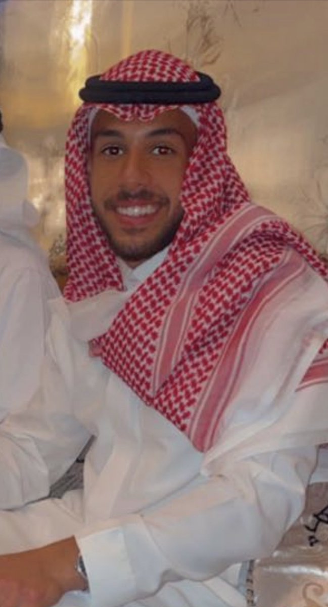 Hghulman's tweet photo. بكيت من قلبي اليوم عندما اتاني خبر وفاة اثنين من طلابي هذا الفصل بمادة مقدمة التصنيع وهما:

باهر عبدالكريم ينكصار 
عبدالرحمن محمد خوج

وكانوا من افضل الطلاب علما وخلقا وادبا

ذهبت للعزاء وكنت اتمنى ان احضر حفل تخرجهم

رحمهم الله وجبر قلوب والديهم ومحبيهم وإنا لله وانا إليه راجعون https://t.co/iKuBRpScjv