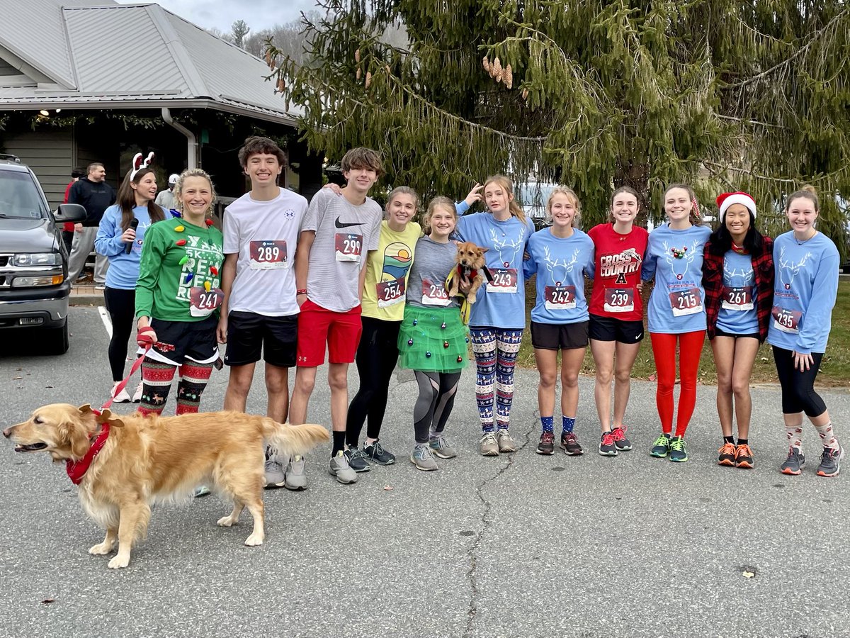 Great xc team showing today ⁦@YMCAAvery⁩ Reindeer Run! Thanks for the fun!