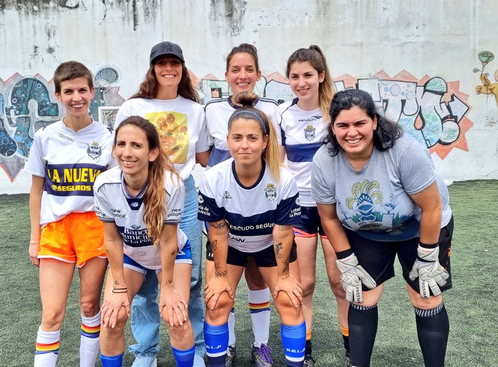 LigaLATFem's tweet photo. ¡EL LOBO ARRANCÓ CON EL PIE DERECHO! 🐺

@GimnasiaLat venció a @IndependientLAT por 2 a 1 en un reñido partido. https://t.co/3jDmwa8xMK