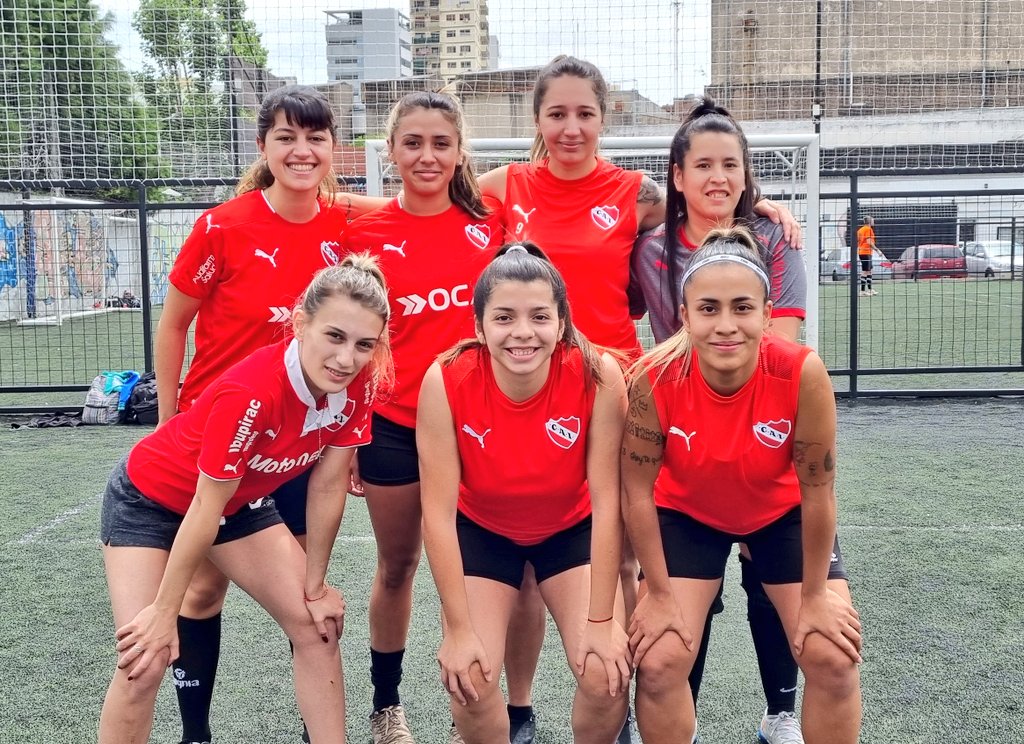LigaLATFem's tweet photo. ¡EL LOBO ARRANCÓ CON EL PIE DERECHO! 🐺

@GimnasiaLat venció a @IndependientLAT por 2 a 1 en un reñido partido. https://t.co/3jDmwa8xMK