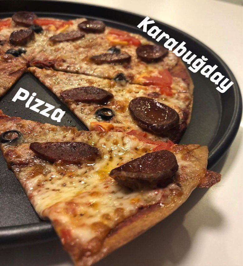tatli_firin's tweet photo. #glutensiz #karabuğday #pizza #sağlıklıyaşam #tatlıfırın #diyetisyen #glutenfree #çölyak #çölyaklayaşam #diyet #sağlıklıbeslenme #şekerilavesiz #MasterChef #tatlifirin #glutensizfırın #çölyaklı En lezzetli ve sağlıklı pizza tatlı fırında. https://t.co/nuYkzhiFGQ