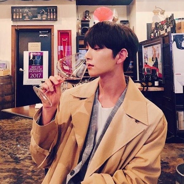 jihoonlee01's tweet photo. ⁿʸᵉ. ʰᵇᵈ.

@_jshong 
#SHUAPPYBIRTHDAY #TamaNaYanInumanNa https://t.co/hgvYyeVr18