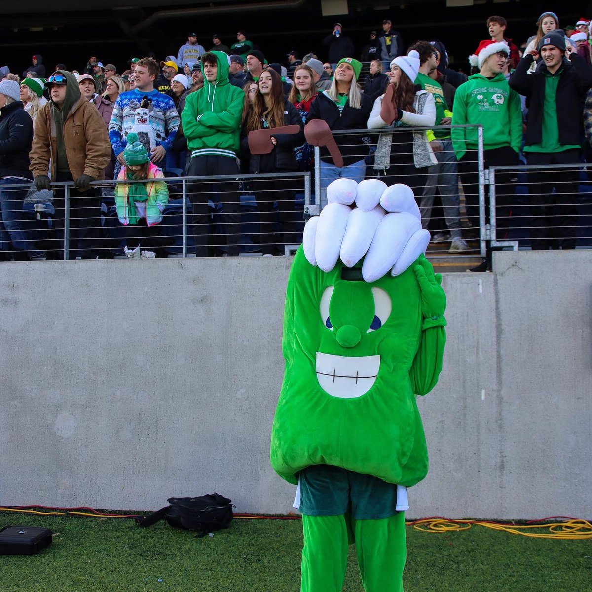 EastoftheBend's tweet image. 🔊 Q1 STATE FINALS SCORE

Newark Catholic: 0
Marion Local: 21

#newarkcatholic #newarkcatholicfootball #eastofthebend #wintheday #statechampionship