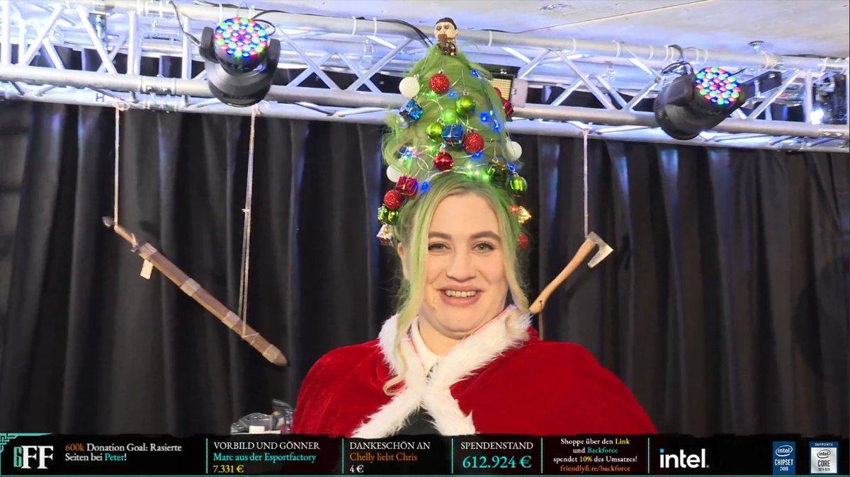 DayanSetano's tweet photo. #FriendlyFire7 Na gibt es wie zu #FriendlyFire6 neue Frisurentrends? @xPandorya @Gronkh @Br4mm3n @fisHC0p https://t.co/LQNnjUGpxF