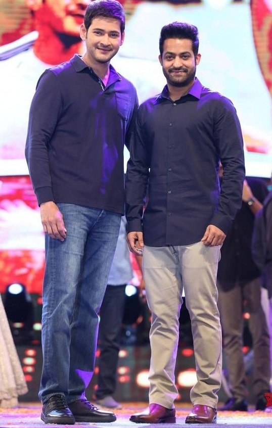 srt_mee's tweet photo. Aa Cricket Team ni dengataniki puttaru ayya Mee iddaru
Dengandi kodukulni
@urstrulyMahesh @tarak9999
#BrothersOfDistruction https://t.co/b7tFTGwmMp