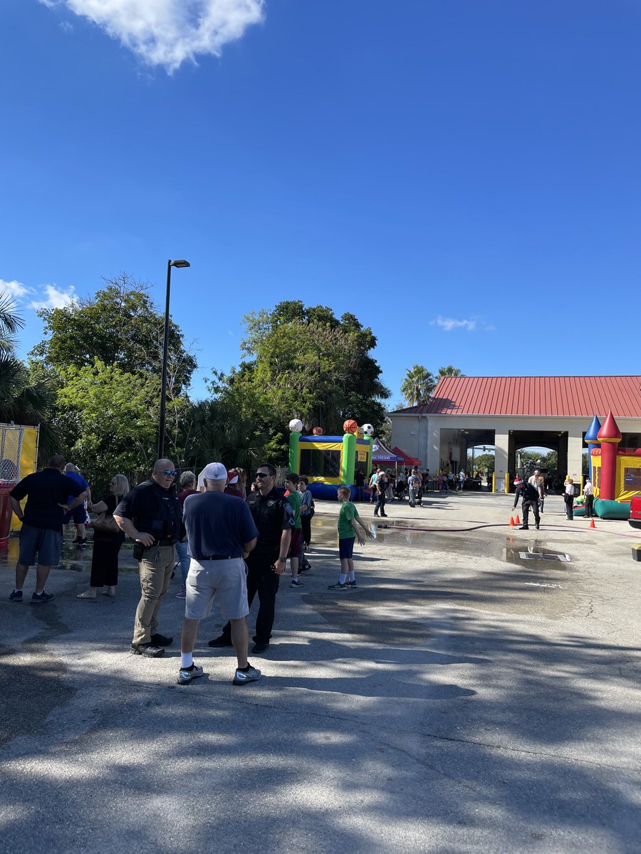 pgpdflChief's tweet image. ⁦@pgpdfl⁩ and PGFD officially kicked off our 2nd annual Family Fun Day!  Come on out to the Public Safety Building today. We will be here until 3 p.m.  Bounce houses, K-9 demo, spray the fire hose, dunk tank, crafts, kids identity kits, food, and more. #Family #puntagorda