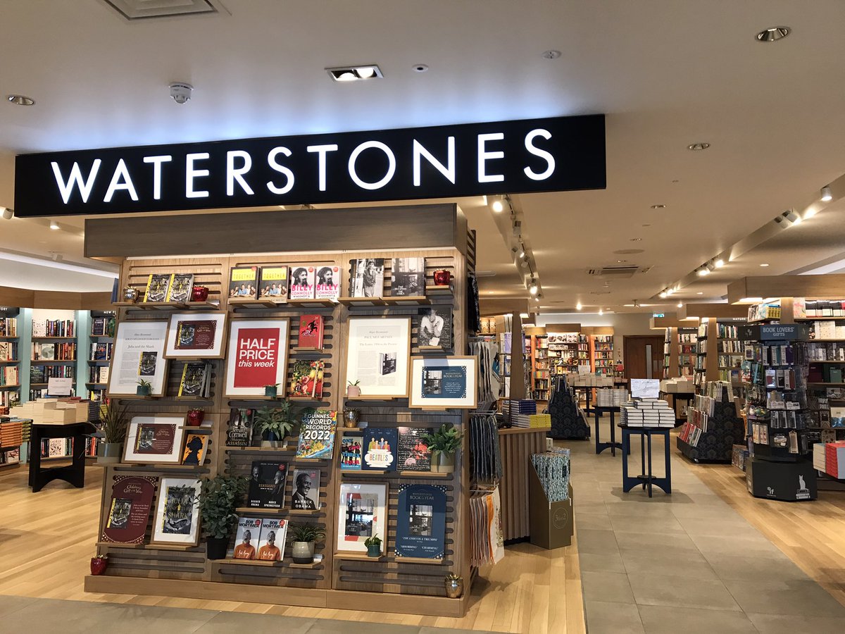WatUxbKids's tweet photo. It may have no doors (don’t tell @swanseastones !) but it’s been lovely with lots of our Uxbridge readers popping by Hayes to say hi this week. Do pop by and clear some of that Christmas list, our booksellers in Hayes love to recommend books too if you’re stuck! https://t.co/IsoWkHOmGa