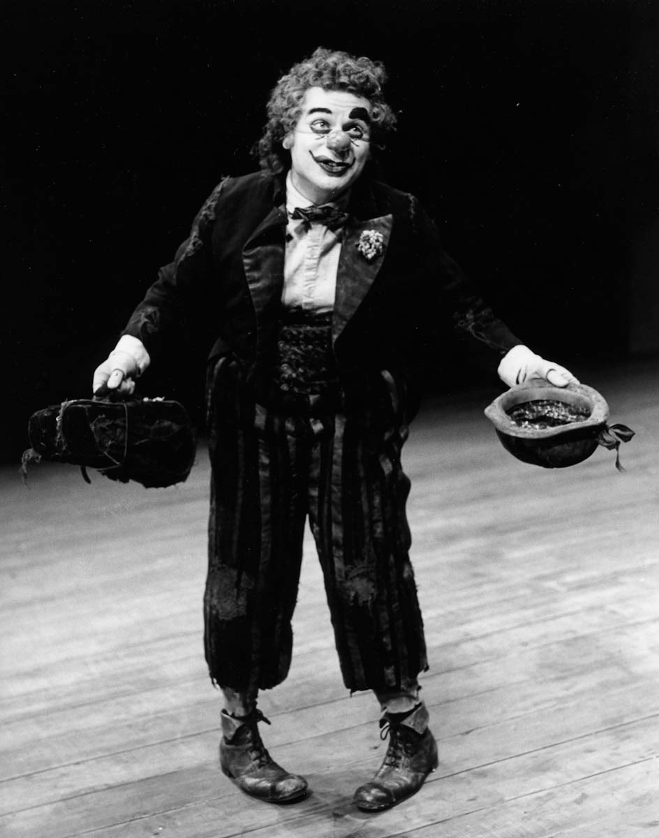 stuiewood's tweet photo. I was fortunate to see Anthony Sher as the fool in King Lear at @TheRSC in 1982. #AnthonySher https://t.co/KQQ0liPsJZ