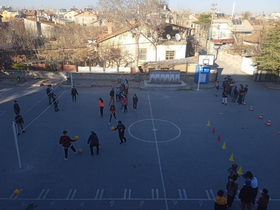 Spor Sağlıktır.Voleybol çalışmalarımızdan görüntüler.Hem spor, hem eğlence. <a href="/mustafakoca42/">Mustafa Koca</a> <a href="/meramMEM/">Meram İlçe MEM</a> <a href="/servetal61/">Servet ALTUNTAŞ</a> <a href="/SeyitAliBuyuk/">Seyit Ali Büyük</a> <a href="/konyamem/">Konya İl MEM</a>