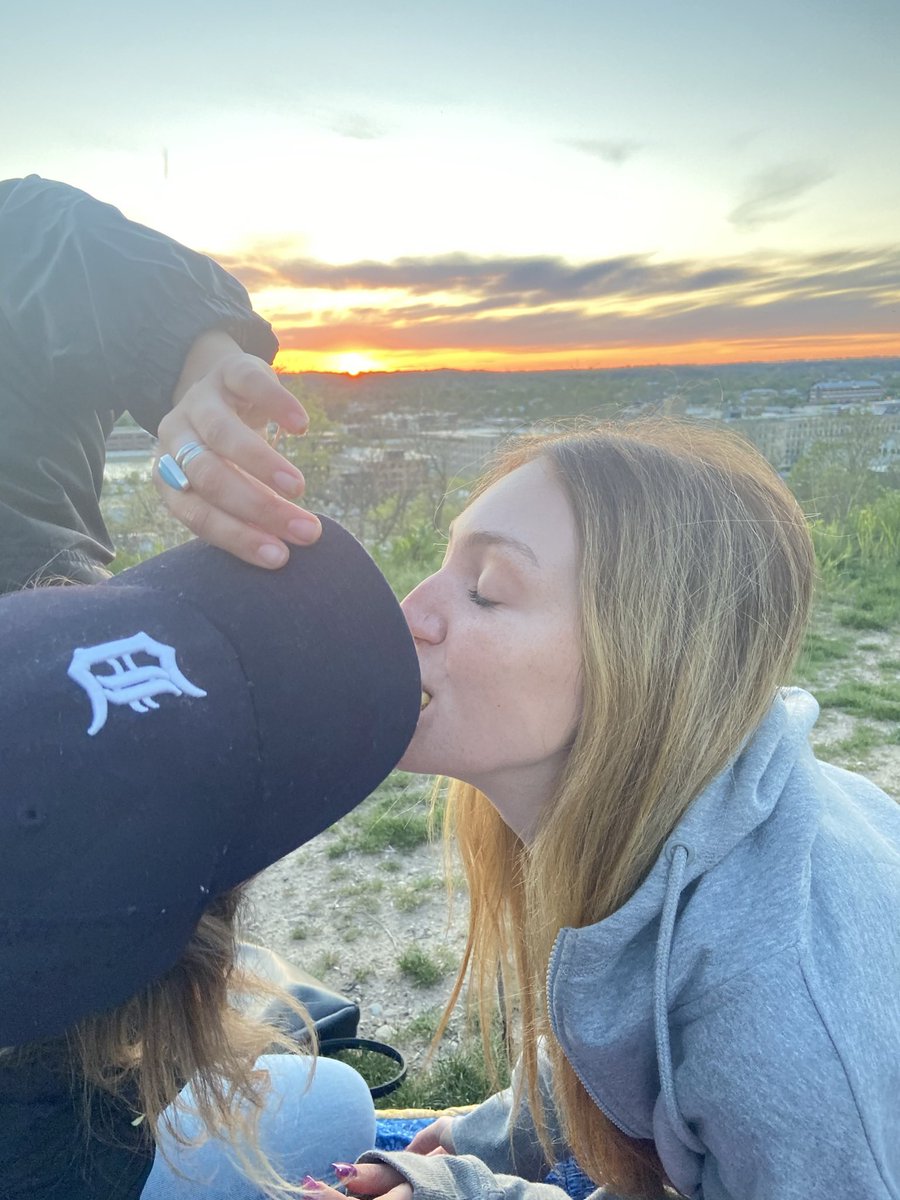 mothbitch tweet media