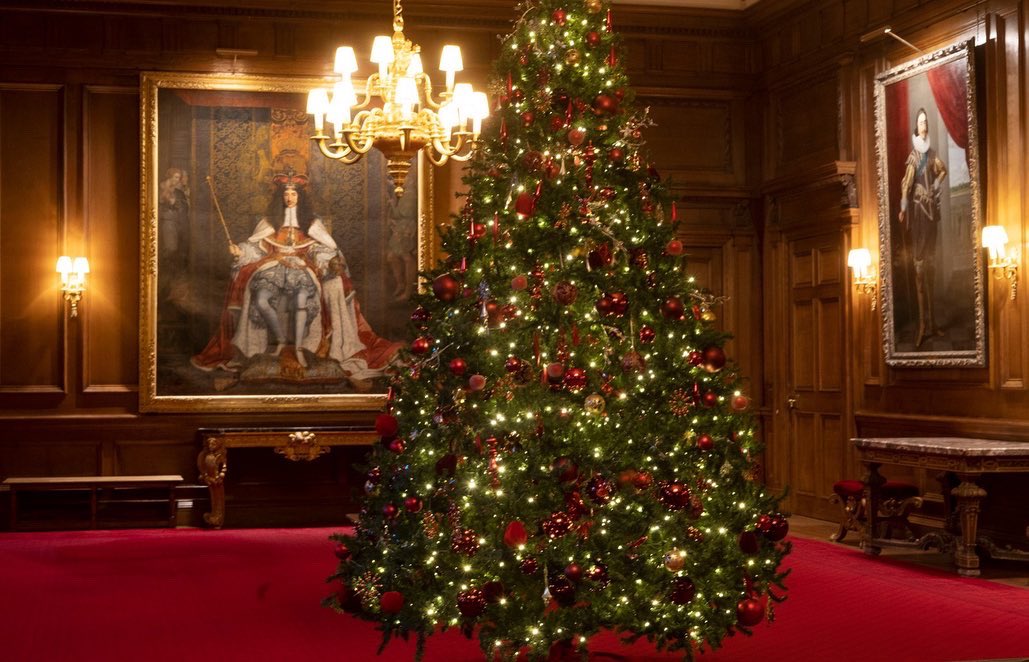 The Royal Family on Twitter "🎄The Christmas trees have arrived at Her
