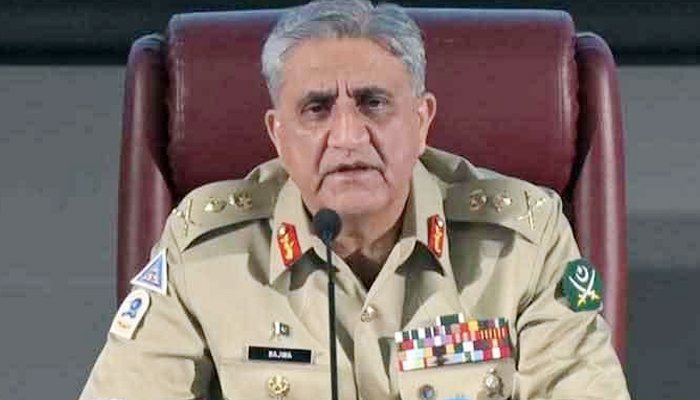 TheNewsVision2's tweet photo. Chief of Army Staff (COAS) General Qamar Javed Bajwa yesterday strongly condemned the cold-blooded murder of a Sri Lankan national in a Sialkot factory and directed all-out support to civil administration to arrest the perpetrators, ISPR said.
#Sialkot #Islam #Blasphemy https://t.co/J48Rv0Eyej