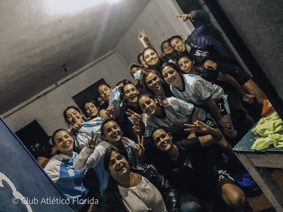 “atención atención atención, la piedra alta va seguir su tradición”  🎶🎶

Las chicas del CAF cumplieron con la tradición y se quedaron con el clásico vencieron 2-0 a Quilmes, las pibas la tienen clara y saben que los clásicos SE GANAN! 
 
#vamoelcaf⚪️🔵⚪️🔵💪🏼