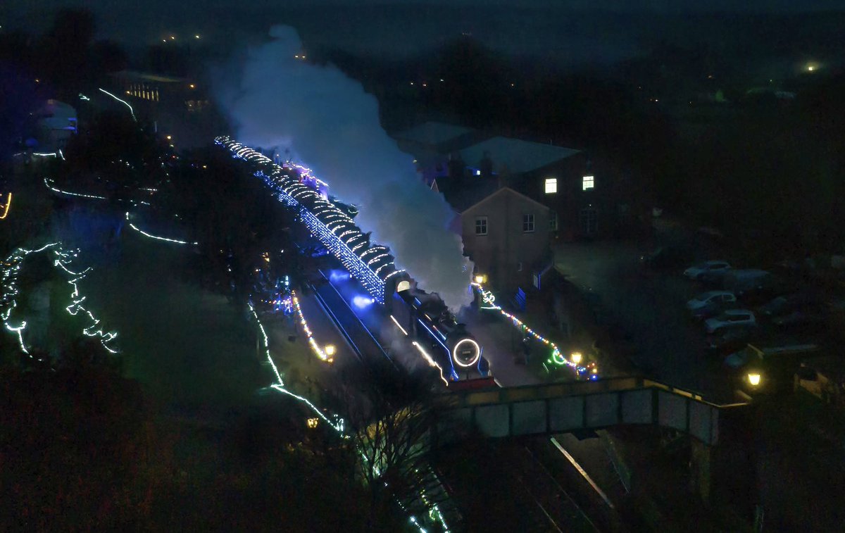 The Steam illuminations at the Watercress Line in Hampshire this evening. ©
#watercressline #hampshire