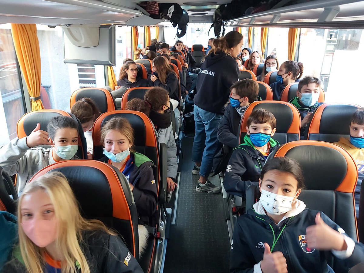 cnsf_info's tweet photo. 📢Aquest matí els equips #Alevins i #Absoluts del CNSF, han sortit d’expedició a #Saragossa, on disputaran els #PrimersEquips els partits de lliga i els #Alevins un triangular amistós amb els companys del @cnhelios .
Tots junts!! 💪🏻
#somsom #somCNSF ⚪️🔵 https://t.co/2sLzXtM6ia