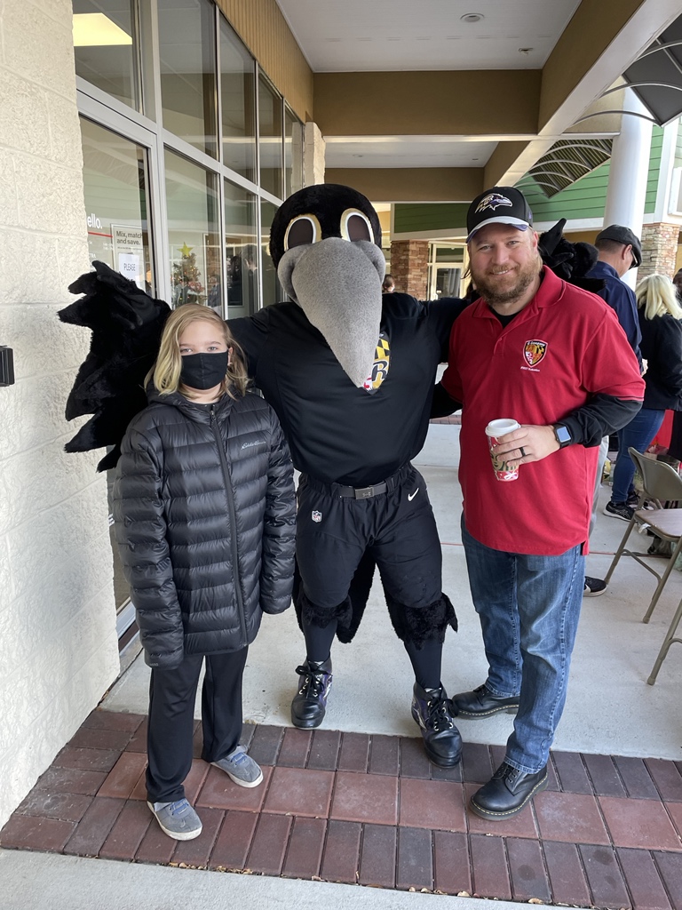 scotthuchton's tweet photo. Ran into Poe today. #ravens https://t.co/uTYgJ63C64