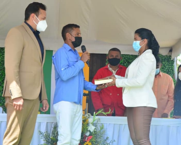 ¡Guayabal Revolucionario y feminista!

Hoy ante el Concejo Municipal juramentamos a una mujer joven y dedicada Lisbeth Nairoby García, que junto a este noble pueblo seguirá trabajando por elevar la productividad de este municipio y el bienestar de todos y todos los guayabalenses.