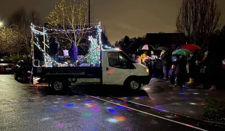 kilnhurstchurch's tweet image. What an absolute joy to take our Christmas Carol Truck out to the community this evening. Seven stops around the village for a 12 minute carol service and hundreds of gifts given away. Thank you for coming to sing with us! 🎄🛻🎁
#lightoftheworld