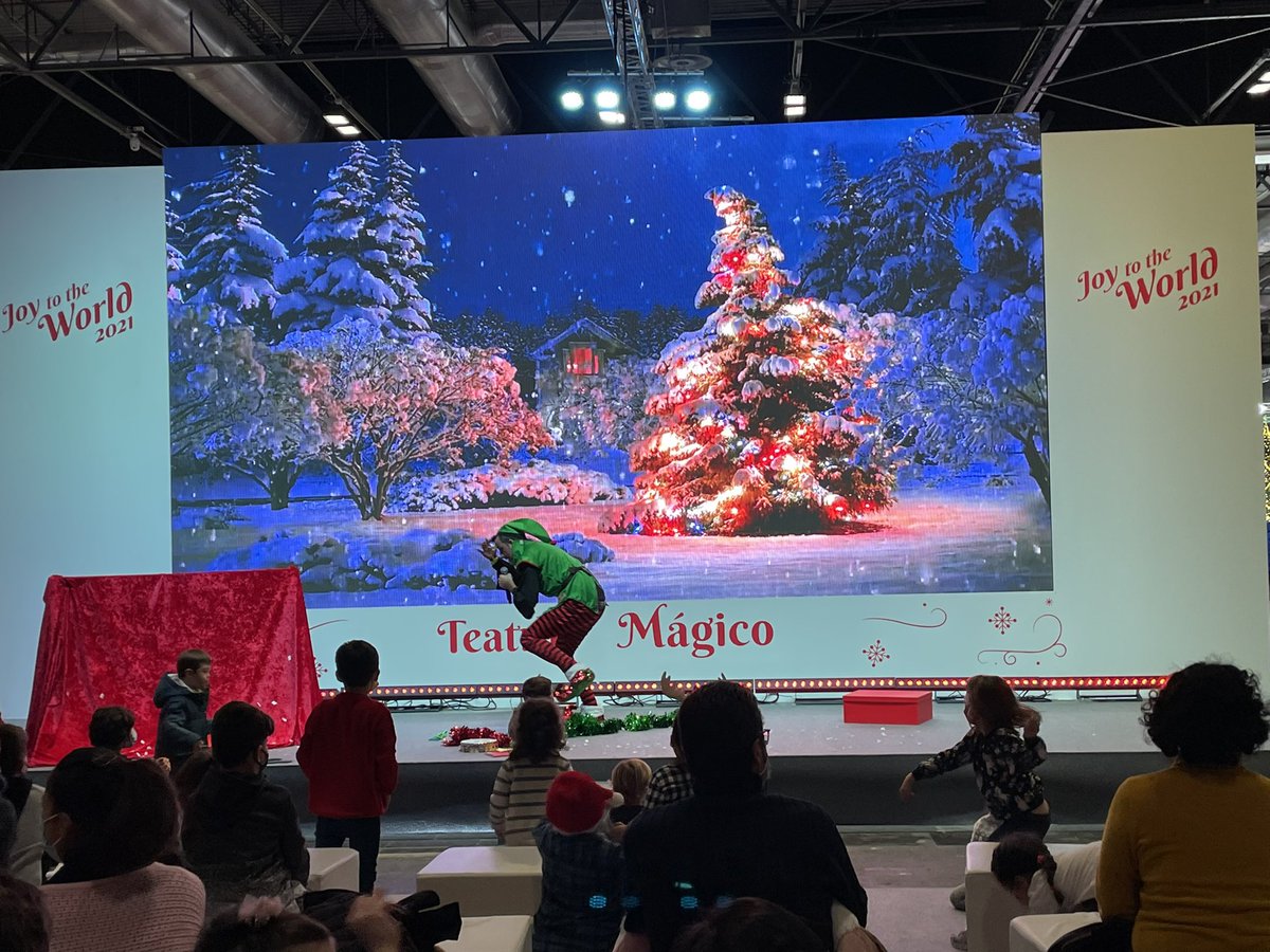 jpiedrahita's tweet photo. Madrid @IFEMA ya en modus @joytotheworld2021 navideño. Recuperando este último mes del año animación y christmas xperience prepandémico. @mkdirecto informando in situ este sábado tarde👇 @elchupete_com #kidsMarketing https://t.co/q7BpeJlKNV