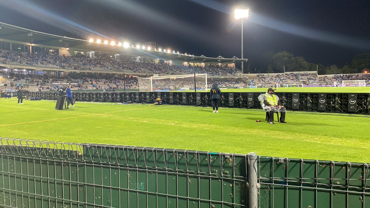 rawprawn25's tweet photo. How good are @aleaguewomen @aleaguemen #DoubleHeaderAwayDays

Absolutely #freekicking brilliant 

Fantastic catching up wth so many of my #AdoptedFootballFamily too

#WeAreAllJustALeagues https://t.co/hwu9zaWIYL