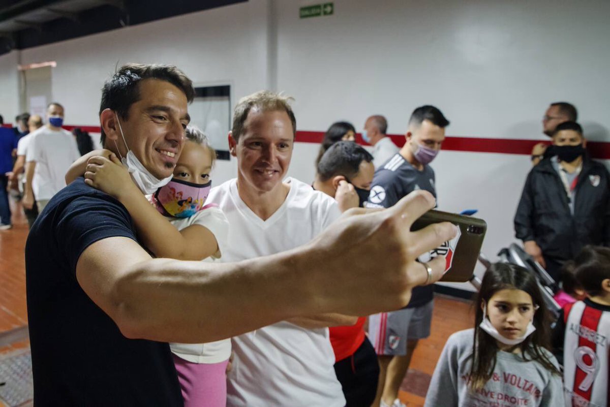 Filosofía River tweet media