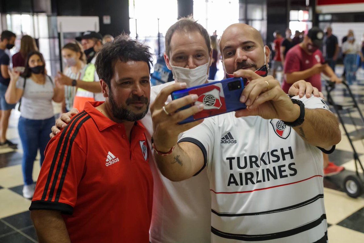 Filosofía River tweet media