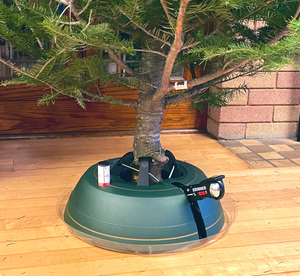 WhiskyandButter's tweet photo. Game-changing tree stand. I think I smiled the whole 3 seconds it took to put the tree up. German engineering for the win! #krinner https://t.co/ZGdzuAeUDJ