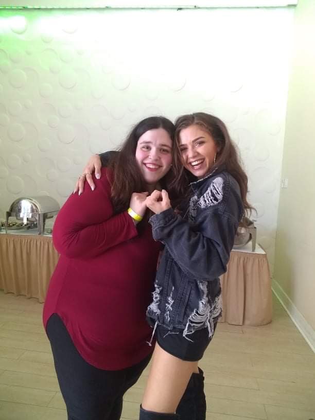 BuffyFanAlways's tweet photo. Pinky promises came true! I met my girl today and my heart is full! I love her so much oh my word! 🥺❤️ can you tell we were happy to meet, finally?!! My forever number one 🥰 #TeamVK #LoveYoInsides Always! honestly her and @MrRobertScott are the sweetest! 😭 https://t.co/Dx3QsHHKmN