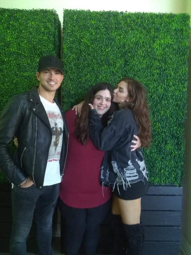BuffyFanAlways's tweet photo. Pinky promises came true! I met my girl today and my heart is full! I love her so much oh my word! 🥺❤️ can you tell we were happy to meet, finally?!! My forever number one 🥰 #TeamVK #LoveYoInsides Always! honestly her and @MrRobertScott are the sweetest! 😭 https://t.co/Dx3QsHHKmN