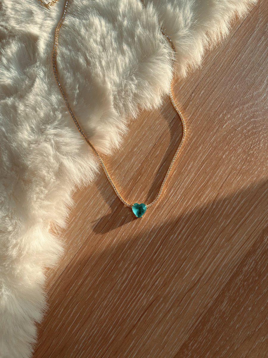 Mavi Taşlı Su Yolu Choker’ımız Sahibini bekliyor 🦋