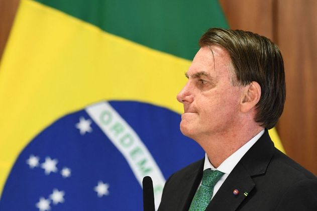 conlupanet's tweet photo. El presidente de Brasil, Jair Bolsonaro, será investigado en la Corte Suprema por vincular la vacuna contra la COVID-19 al sida, un ejemplo más de su negacionismo frente a la pandemia, que ya le empieza a pasar factura en la justicia y de la que se  ##Ja

https://t.co/SbSIfRYc9U https://t.co/xVhBm2tvGg