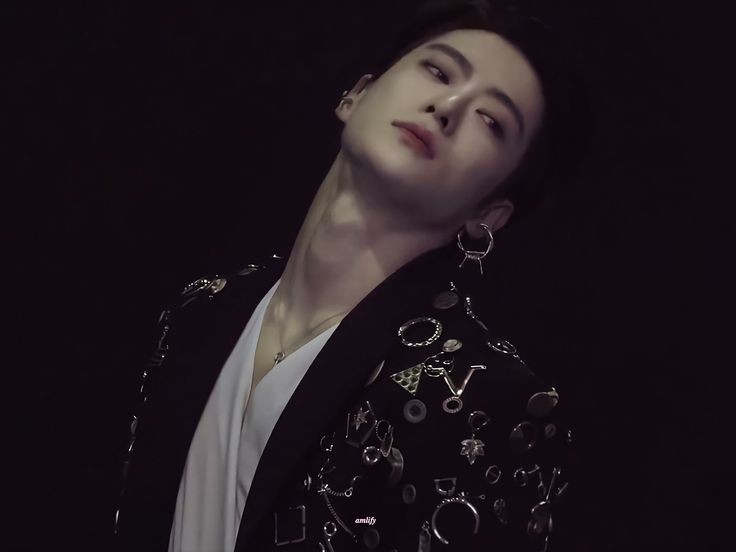 ratedjjh's tweet photo. Pretty boy you're like peaches https://t.co/2WlOicIcYE