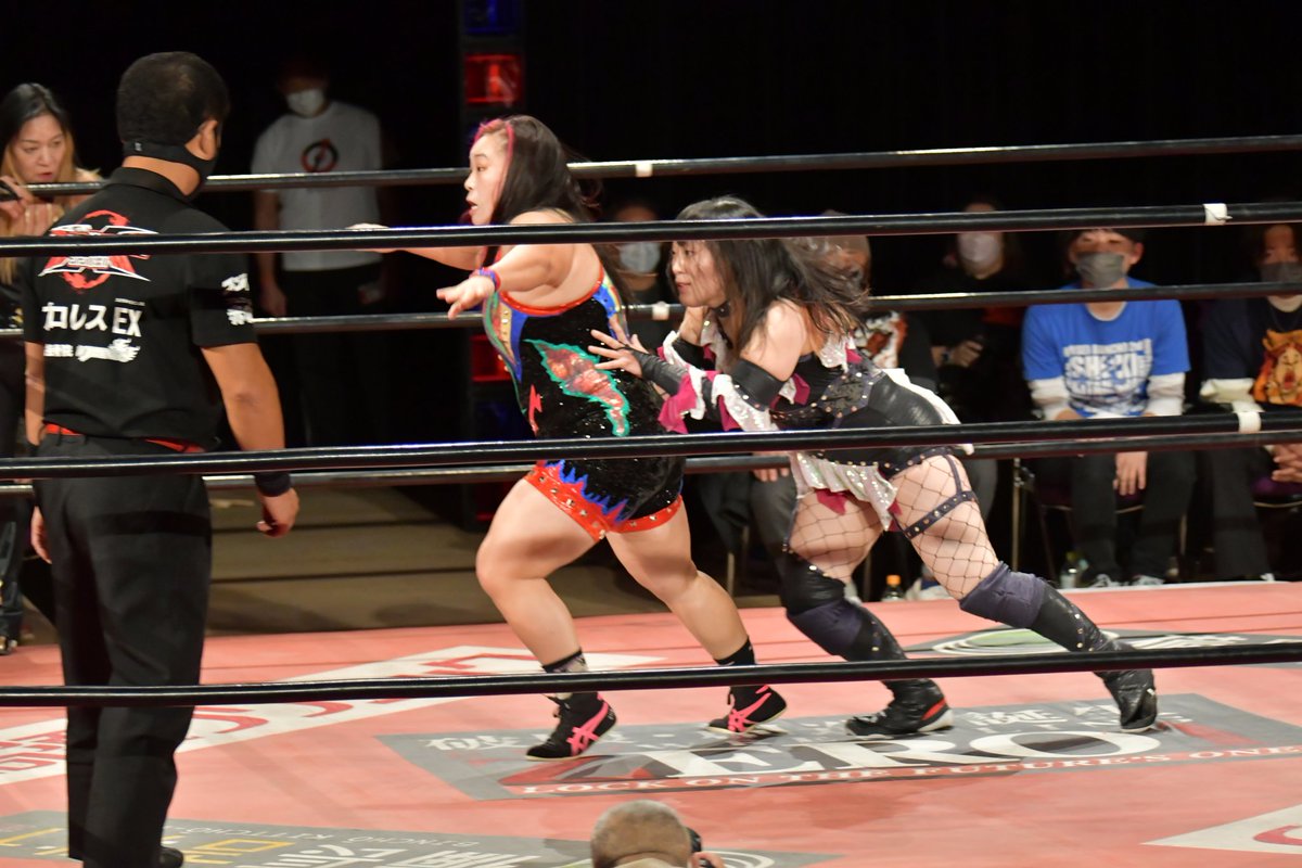 dasadasaotoko's tweet photo. くまもと駅前プロレス
ヒヤリとした佐藤選手のジャパニーズ・レッグロール。
#zero1pro #くまもと駅前プロレス https://t.co/VPUs5yt0a9