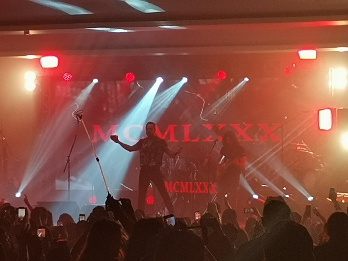 IvanAguiXal's tweet photo. Gracias erernas @jose_madero y a la doble V por el mejor concierto de mi vida.

#CancionesMíseras
#QuinceMilDías
#Xalapa
#JoseMadero https://t.co/8kipRgGluI