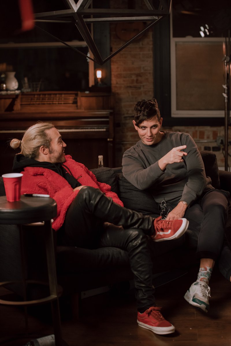 CobraStarship's tweet photo. Cobrakkah is almost over! Tonight’s present is the final clip we’re releasing from my Drunk History with Pete. don’t know what’s more shocking in this video: how drunk I was, or the revelation that Pete never used actual eyeliner.

unlock the full clip: https://t.co/TSzsZim89V https://t.co/6JdrBzlLl5