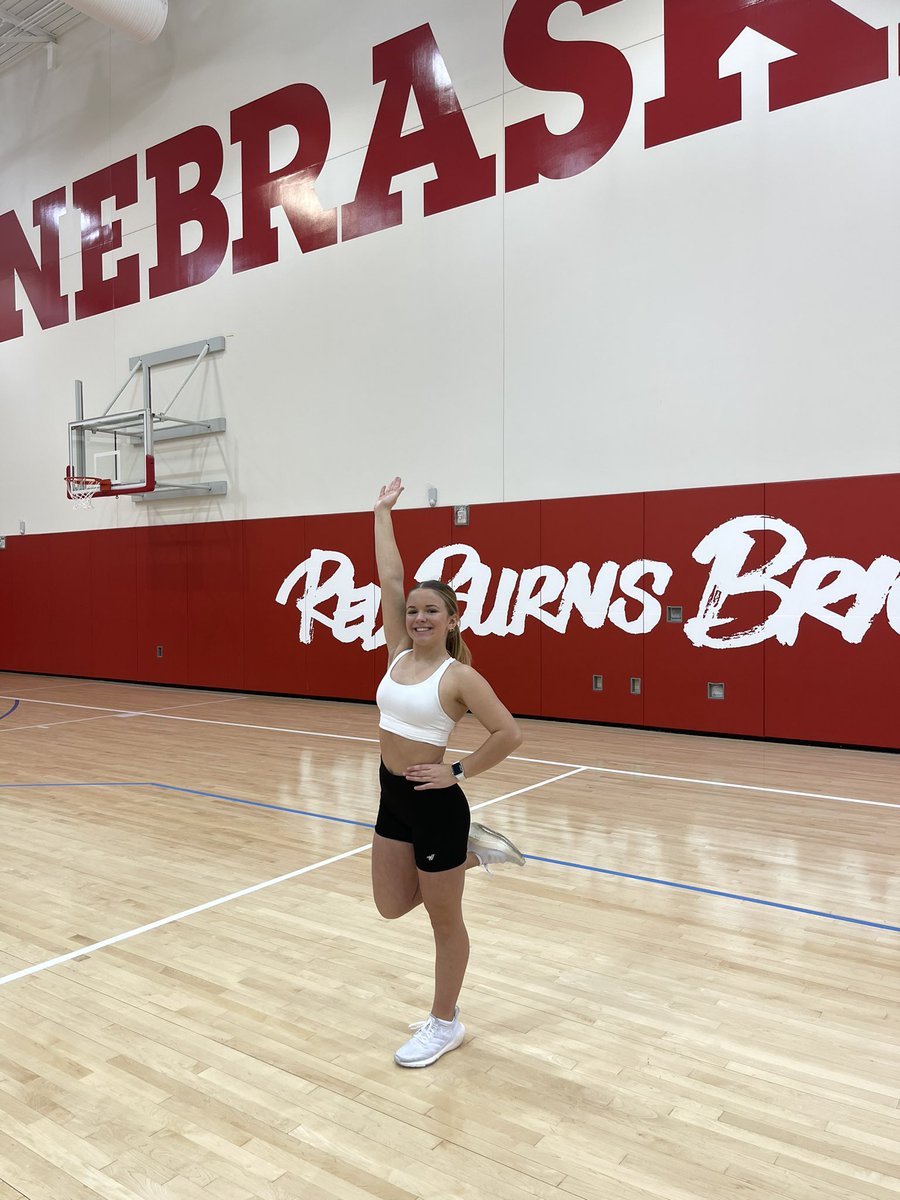 gishdance's tweet image. Senior captain @AmericasLabenz and sophomores @brennalang06 @madelin90943409 attended the @HuskerSpirit dance clinic❤️❤️ What a great opportunity!!