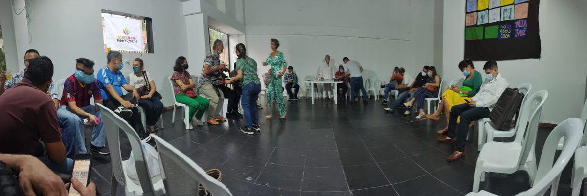 Nos encontramos en Bucaramanga en la #CasaPetro en reunión con  diferentes líderes del <a href="/PactoCol/">Pacto Histórico Oficial</a>.
¡Seguimos trabajando para fortalecer al Pacto Histórico!
