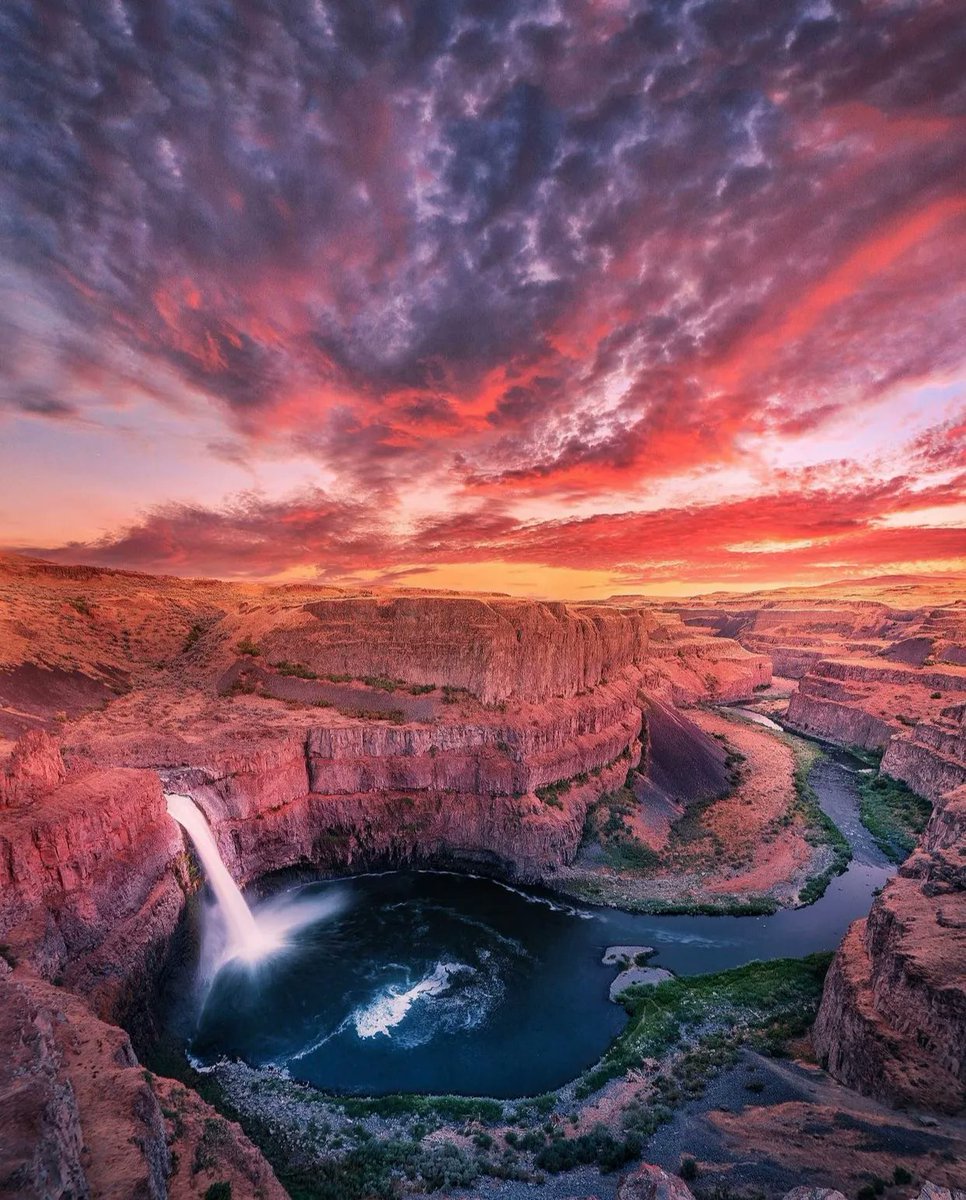 NatureVSCO's tweet photo. Palouse Falls, Washington State 🇺🇸
📸: neohumanity | IG https://t.co/uKjpsJ63tS