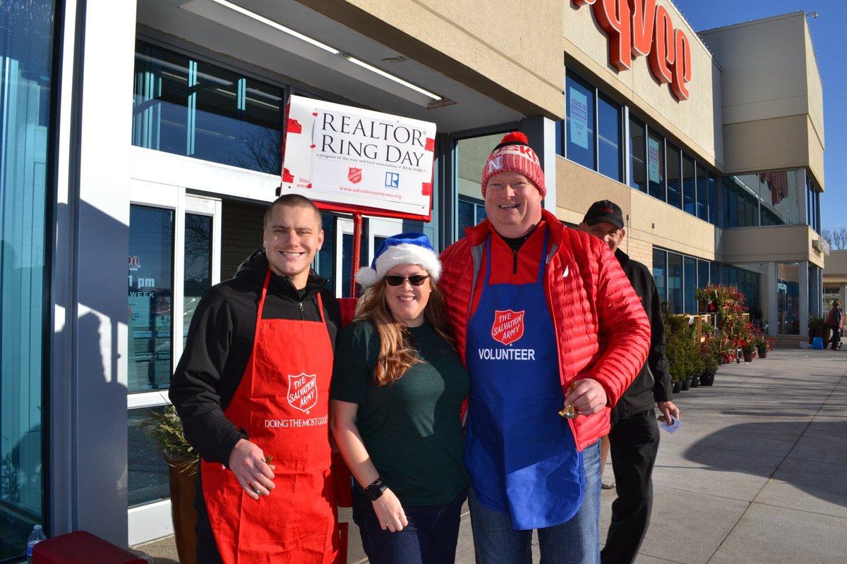 salarmyomaha's tweet photo. A HUGE thanks to all the realtors who participated in #RealtorRingDay on Friday. We are so grateful for your continued support each year during the Christmas season. We couldn't do the important work we do without the generosity and support from so many in the Omaha community. https://t.co/tUb6q7tYgL