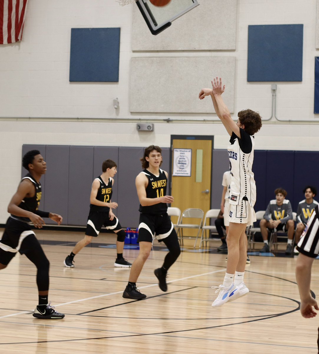 SME Freshman <a href="/LancerBoysBBall/">LancerBoysBasketball</a> team gets their first high school W today against SMW, 60-35. <a href="/CoachGagnon00/">Andrew Gagnon</a> <a href="/theColtonSims/">Colton Sims</a>