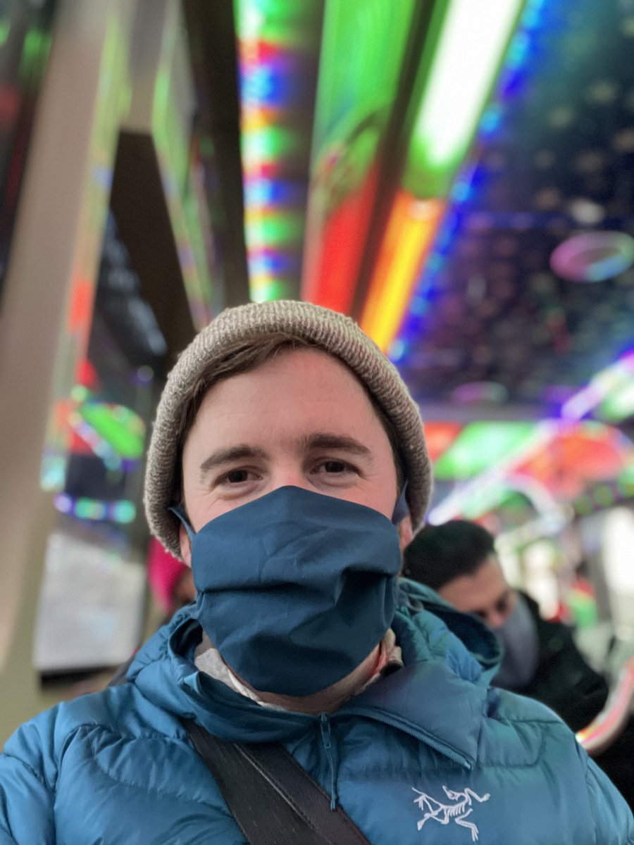 YYYYESSS IT’S THE <a href="/cta/">cta</a> HOLIDAY TRAIN I’VE NEVER BEEN ABLE TO RIDE IT BEFORE #CTAholidaytrain