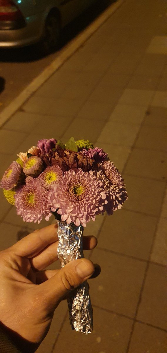 Си го купив. 150ден и малце е за да ти го продаде 70+ годишна бабичка во факинг 10h ноќе ❤