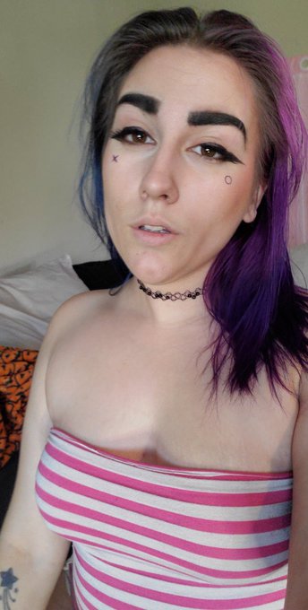 Of course I'm too pretty for you. https://t.co/wPJXdqYToa
